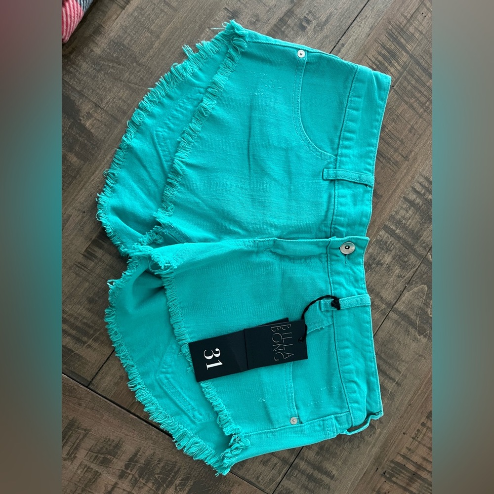 Turquoise billabong shorts - size 31